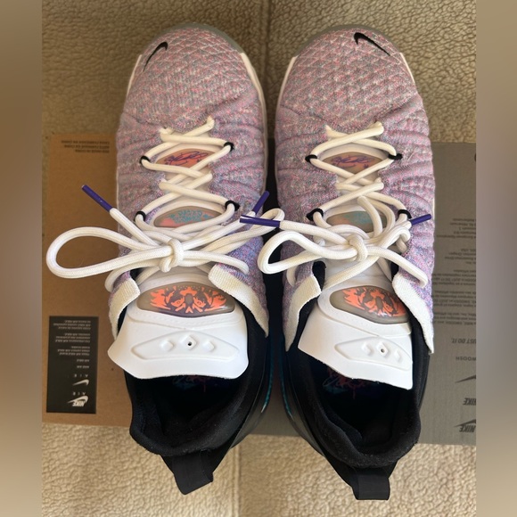 Nike LeBron 18 'Graffiti' - 8.5 Women’s or 7 Men’s - New w Box - CQ9283-900 - Picture 6 of 14